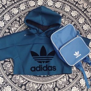 Cropped Adidas Hoodie Tee
